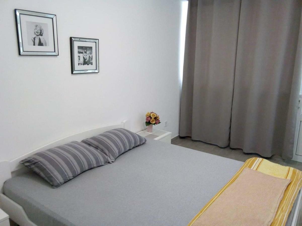 Tara Deluxe Apartment บุดวา ภายนอก รูปภาพ