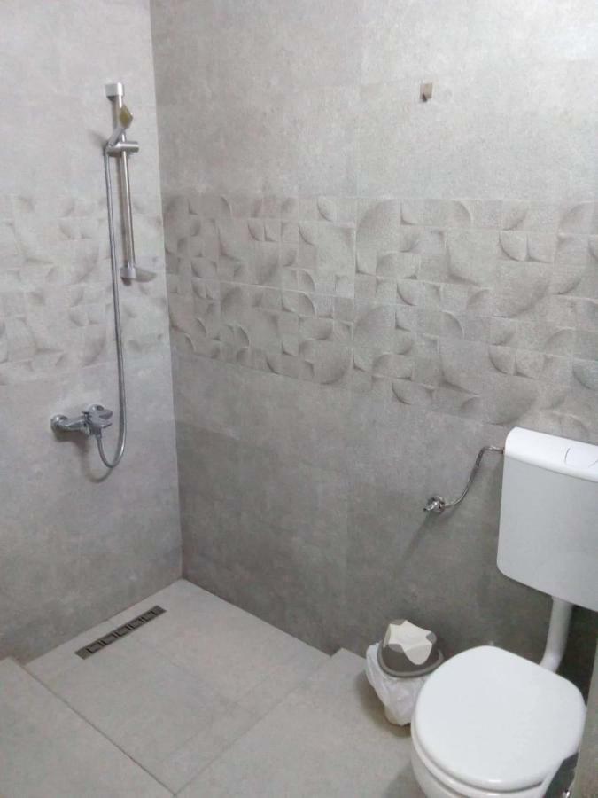 Tara Deluxe Apartment บุดวา ภายนอก รูปภาพ